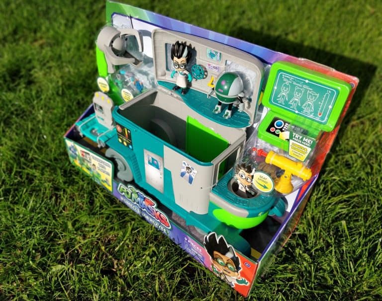 romeo-s-lab-from-pj-masks-review-soph-obsessed